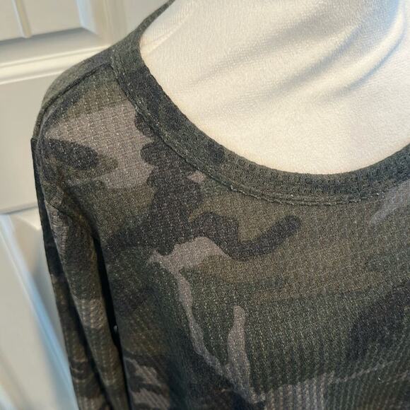 Pink Lily Medium Camo Twist Front Waffle Knit Top - Picture 2 of 7
